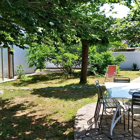 Maison De Au Calme, A 800m De La *