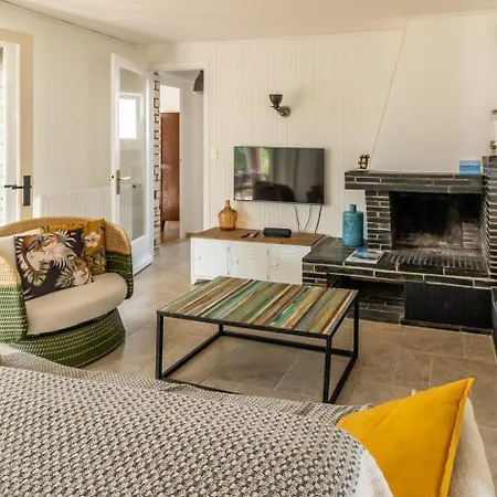 Maison De Au Calme, à 800m De La *
